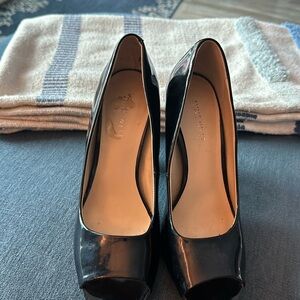 Black patent leather Nine West heels size 7